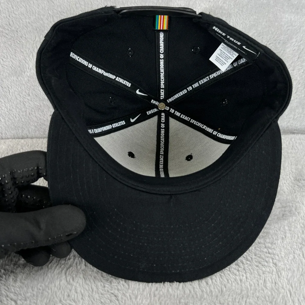 Nike Canada Basketball Snapback Hat Black Maple Leaf Team Canada Hoops Cap
